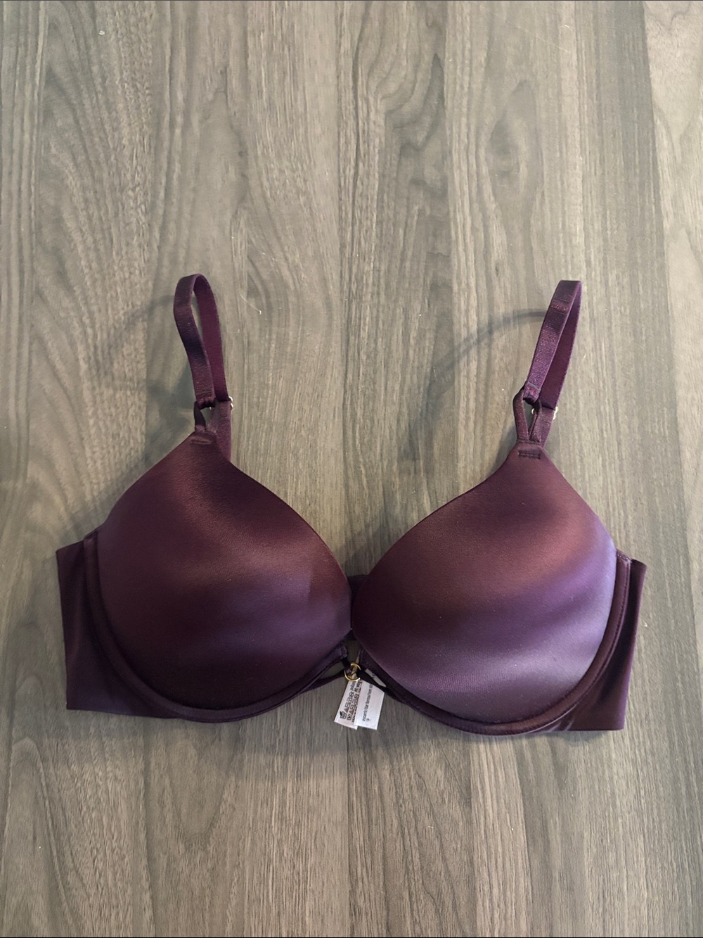 Victoria’s Secret | Bombshell Plunge - Picture 2 of 16